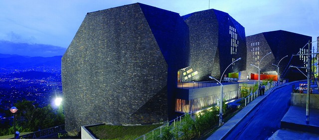 Parque-Biblioteca-espana-medellin-colombia-Giancarlo-faceted-design - TOP 10 Libraries Around the World