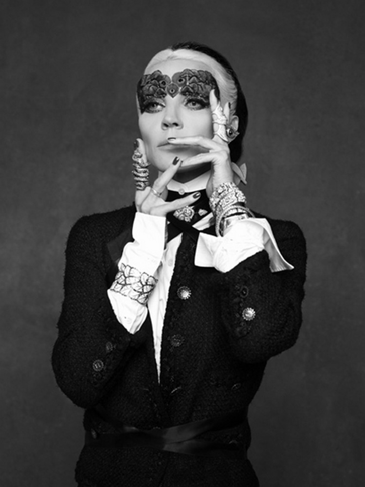 daphne-guinness-by-karl-lagerfeld-for-the-little-black-jacket-chanel