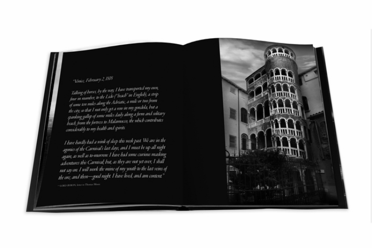 The-Light-of-Venice-a-beautiful-photography-book